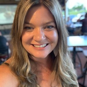 Meet your Posher, Alicia